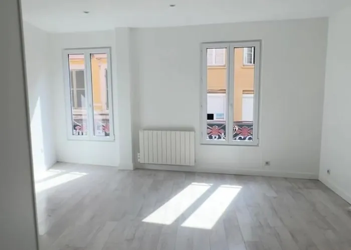 Large Downtown Apartamento